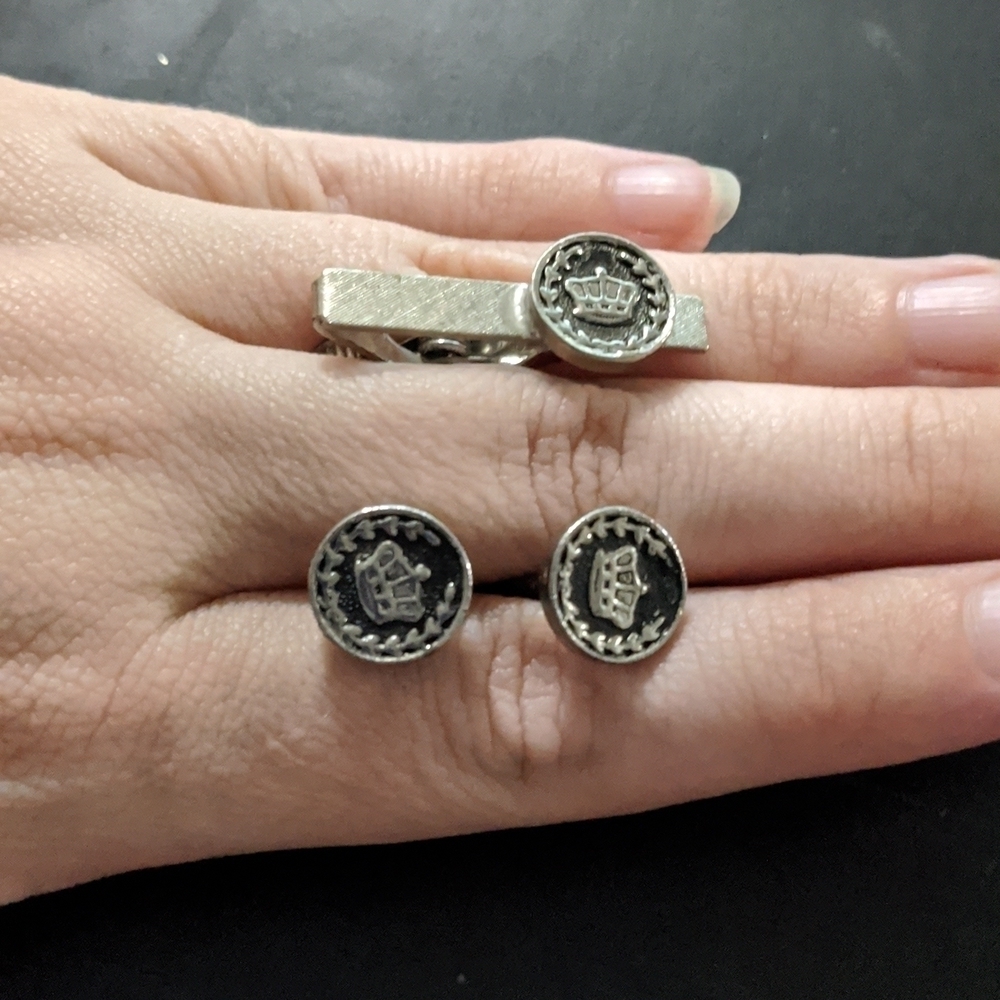 Silver Tone Black Crown Pattern Cuff Links and Tie Clip Set